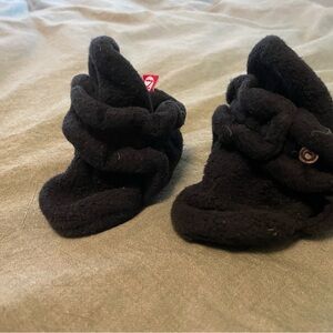 Black Fleece Baby Booties